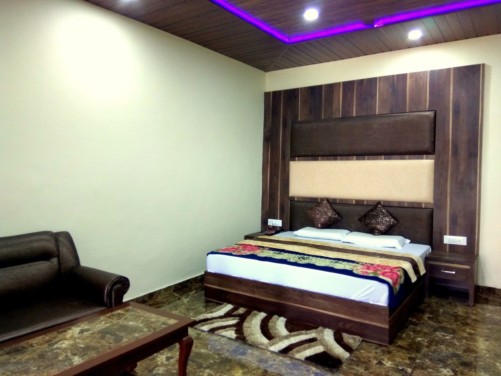 Hotel Himdhara, Dalhousie Exterior foto